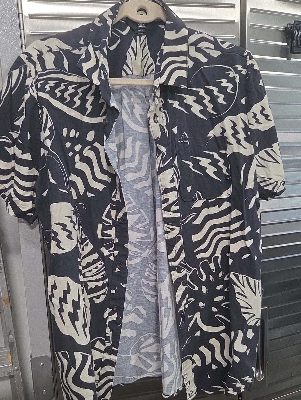 Volcom Black and Cream Abstract Short-Sleeve Button-Up